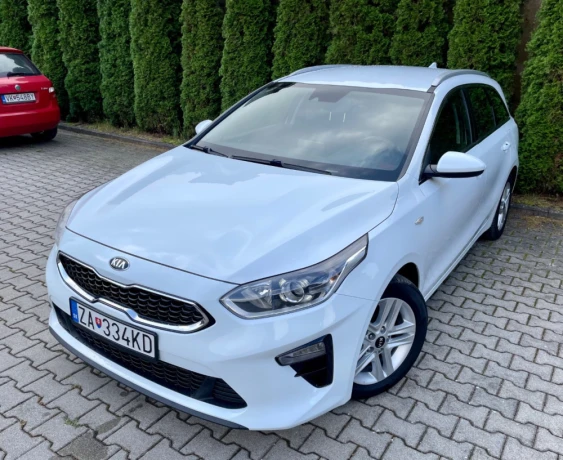 kia-ceed-sporty-wagon-16-crdi-136k-first-edition-big-1