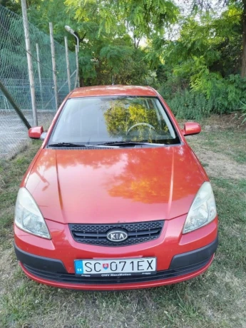 kia-rio-14-lx-70kw97hp-m5-big-1