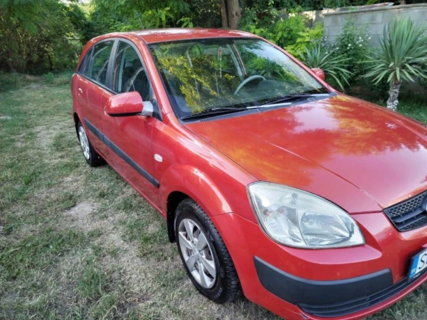 kia-rio-14-lx-70kw97hp-m5-big-0