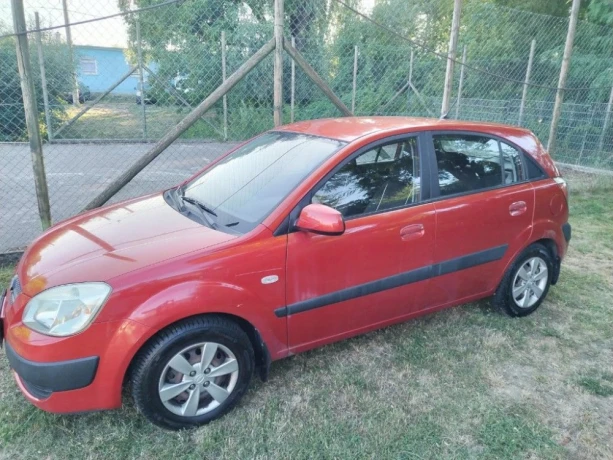 kia-rio-14-lx-70kw97hp-m5-big-2