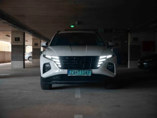 hyundai-tucson-16-t-gdi-hev-premium-4x4-132kw180hp-a6