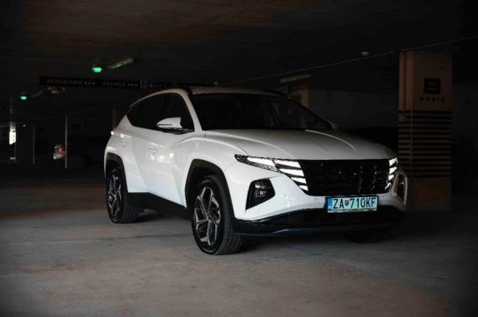 hyundai-tucson-16-t-gdi-hev-premium-4x4-132kw180hp-a6-big-2