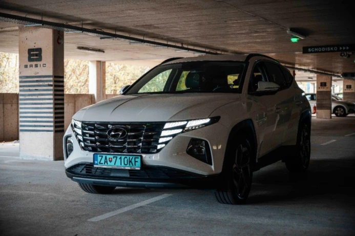 hyundai-tucson-16-t-gdi-hev-premium-4x4-132kw180hp-a6-big-1