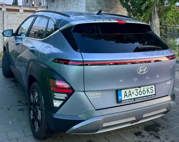 hyundai-kona-hyundai-kona-hybrid-family-24-119-km-zaruka-do-2028-big-1