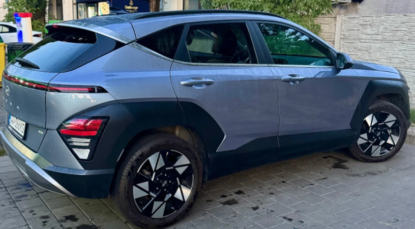 hyundai-kona-hyundai-kona-hybrid-family-24-119-km-zaruka-do-2028-big-2