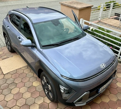 hyundai-kona-hyundai-kona-hybrid-family-24-119-km-zaruka-do-2028-big-0