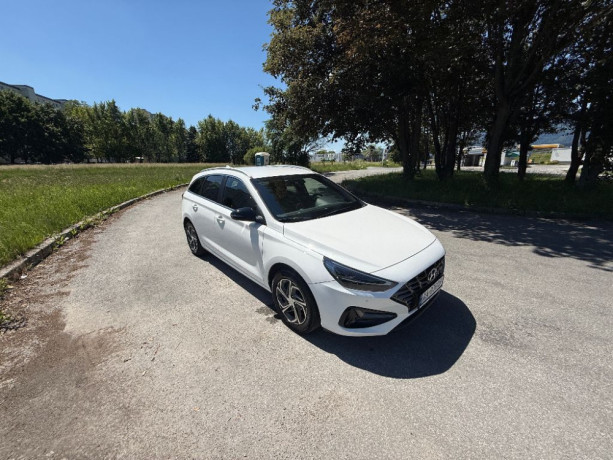 hyundai-i30-cw-i30-kombi-15i-cvvt-play-81kw110hp-m6-big-2