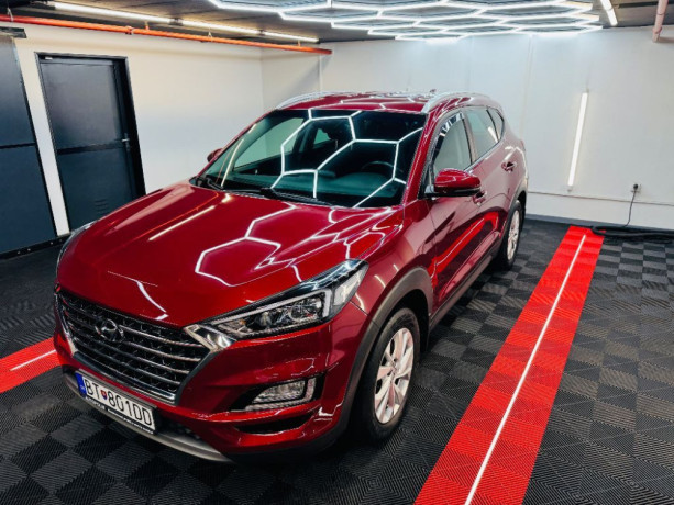 hyundai-tucson-16-crdi-136-smart-at-big-1