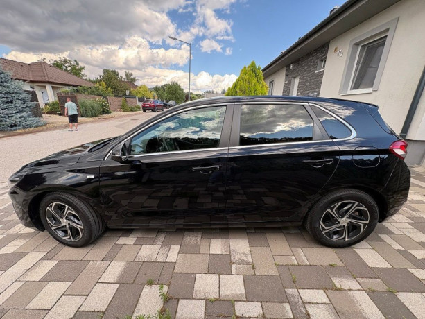 hyundai-i30-15-t-gdi-mhev-imt-family-118kw160hp-m6-big-0