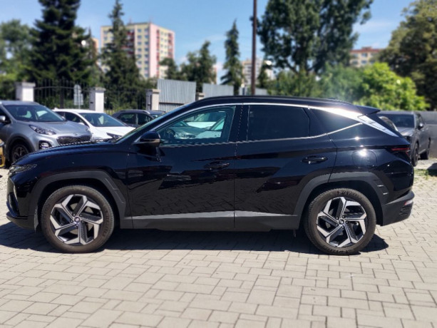 hyundai-tucson-16t-plug-in-hybrid-4x4-122022-v-zaruke-big-0