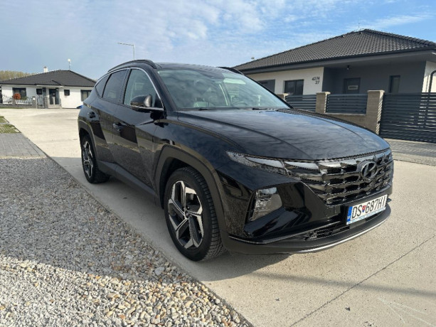 hyundai-tucson-16-t-gdi-hev-premium-4x4-132kw180hp-a6-big-0