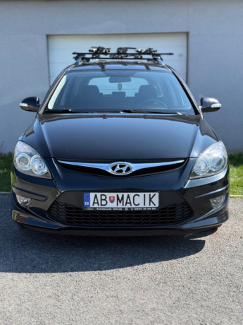 hyundai-i30-cw-16-crdi-vgt-style-big-0