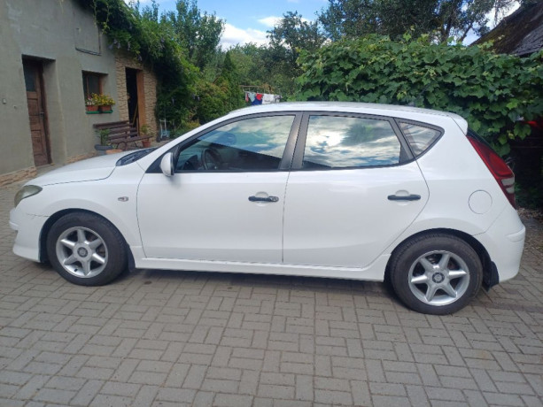 hyundai-i30-hyundai-i30-14lpgbrc-rv2010-big-2