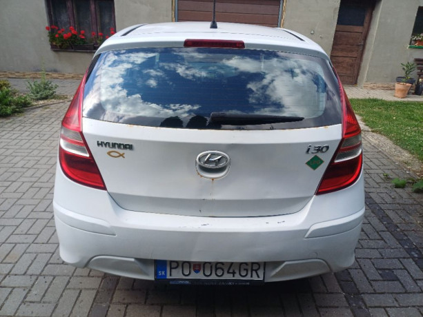 hyundai-i30-hyundai-i30-14lpgbrc-rv2010-big-1