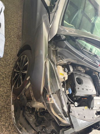 hyundai-i40-cw-17-crdi-hp-business-104kw141hp-m6-big-3