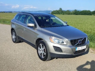 volvo-xc60-d4-momentum-120kw163hp-m6