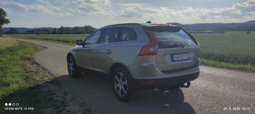 volvo-xc60-d4-momentum-120kw163hp-m6-big-3