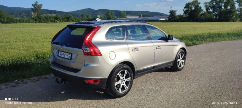 volvo-xc60-d4-momentum-120kw163hp-m6-big-2