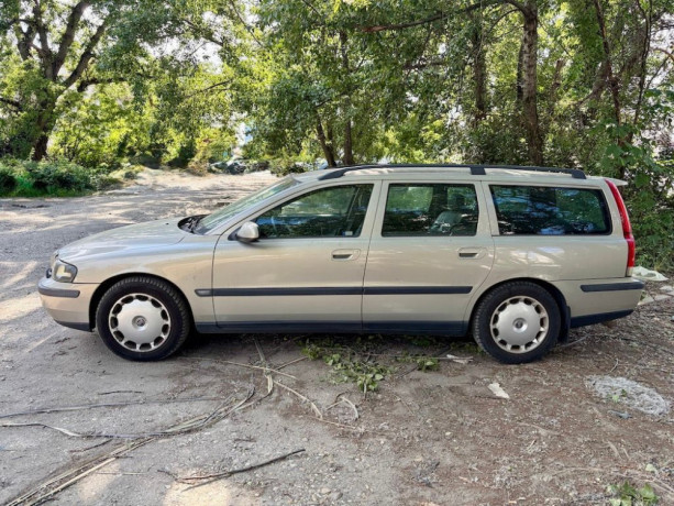 volvo-v70-24-t-at-awd-147kw-pre-fanusika-alebo-na-projekt-big-0