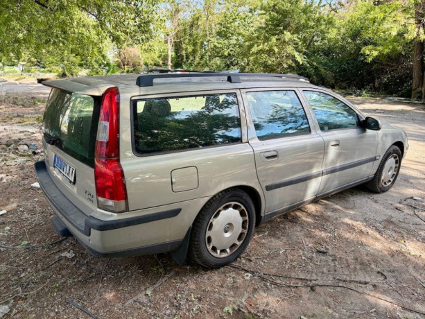 volvo-v70-24-t-at-awd-147kw-pre-fanusika-alebo-na-projekt-big-3