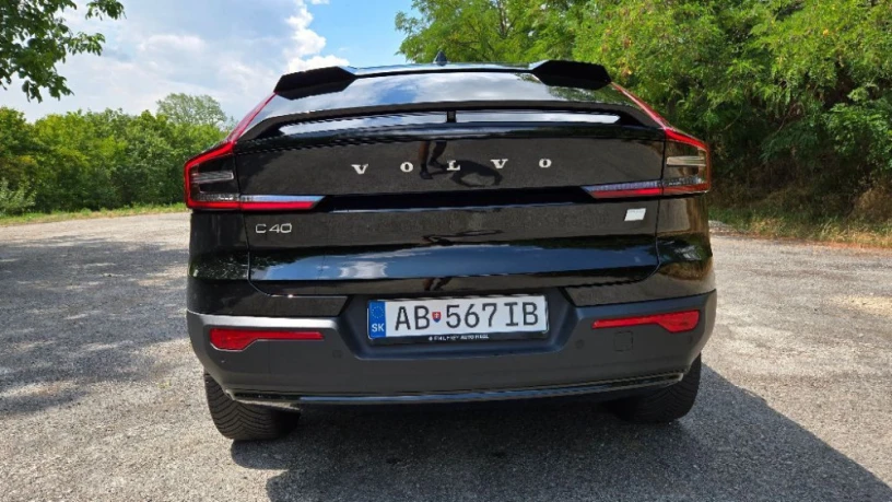 volvo-c40-recharge-231k-plus-at-170kw231hp-a1-big-1