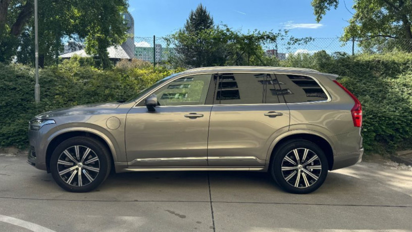 volvo-xc90-1majitel-7-miest-top-vybava-39tis-km-big-1