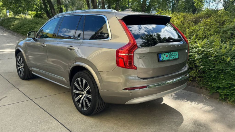volvo-xc90-1majitel-7-miest-top-vybava-39tis-km-big-2