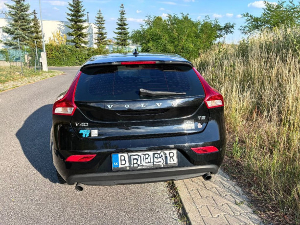 volvo-v40-t2-16l-edition-88kw120hp-m6-big-3