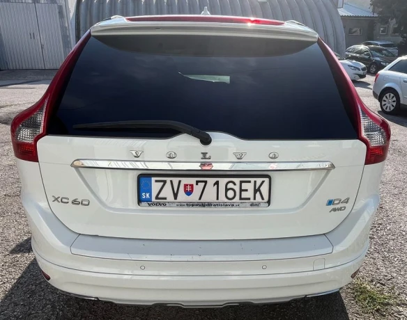volvo-xc60-d4-24l-drive-e-summum-geartronic-awd-140kw190hp-a6-big-3