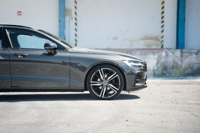 volvo-v60-b4-big-2