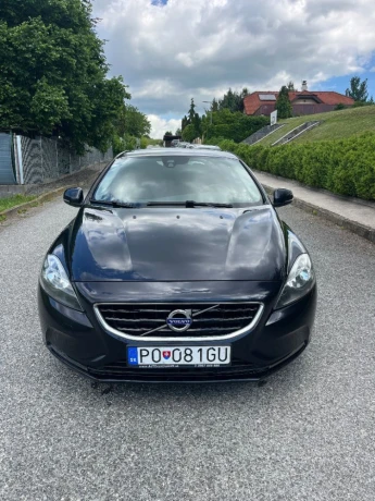 volvo-v40-88kw-2015-big-0