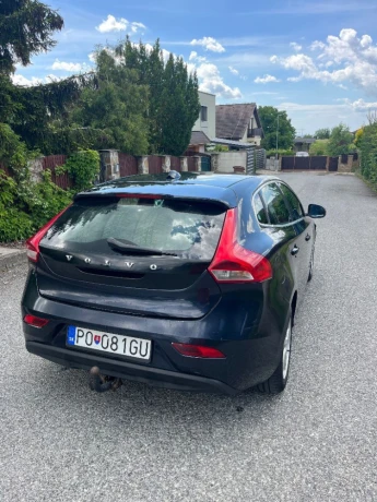 volvo-v40-88kw-2015-big-1