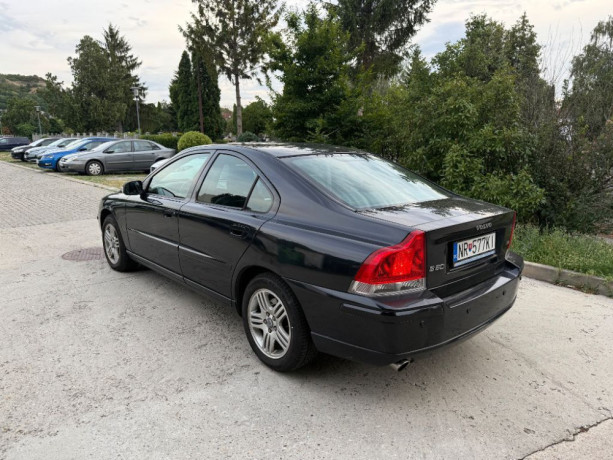 volvo-s60-d5-kinetic-136kw185hp-m6-big-2