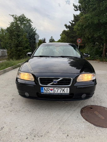volvo-s60-d5-kinetic-136kw185hp-m6-big-1