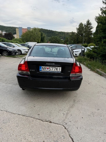 volvo-s60-d5-kinetic-136kw185hp-m6-big-3
