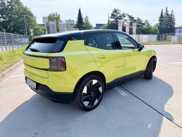 volvo-ex30-ultra-extended-range-64kwh-big-3