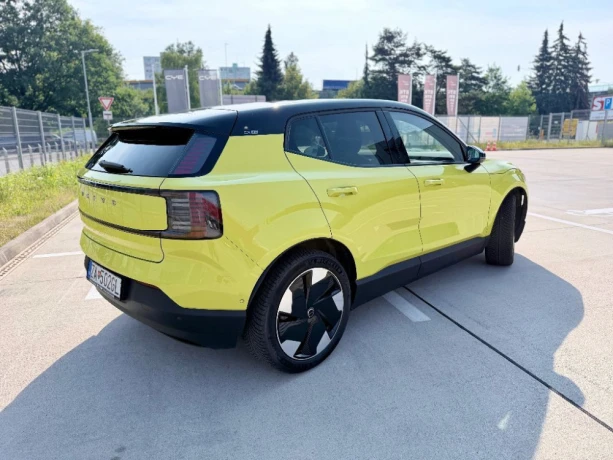 volvo-ex30-ultra-extended-range-64kwh-big-3