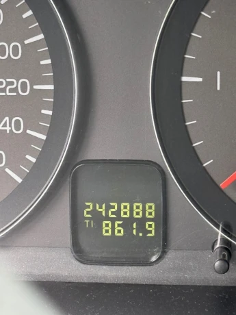 volvo-v50-16d-big-2