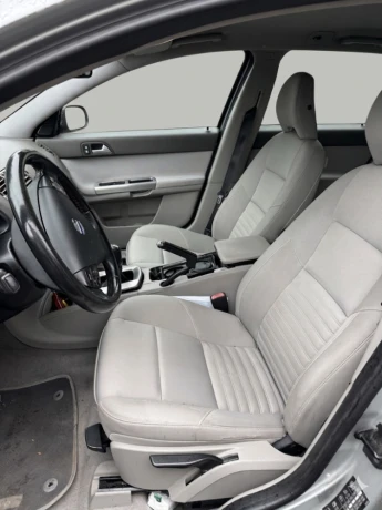 volvo-v50-16d-big-0