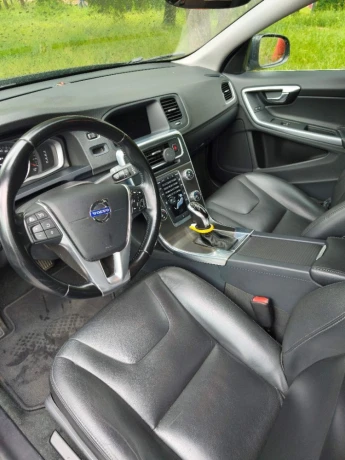 volvo-v60-16-diesel-d2-85kw-115k-big-2