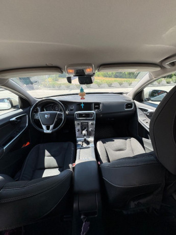 volvo-v60-d3-20l-momentum-geartronic-100kw136hp-a6-big-2