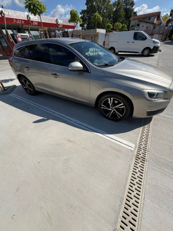 volvo-v60-d3-20l-momentum-geartronic-100kw136hp-a6-big-0