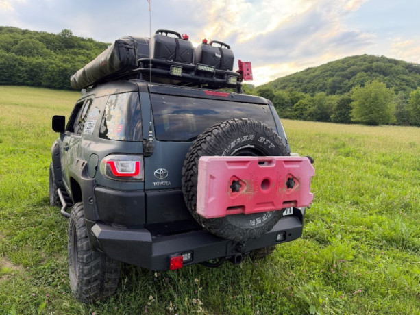 toyota-fj-cruiser-4x4-permanent-manual-big-2