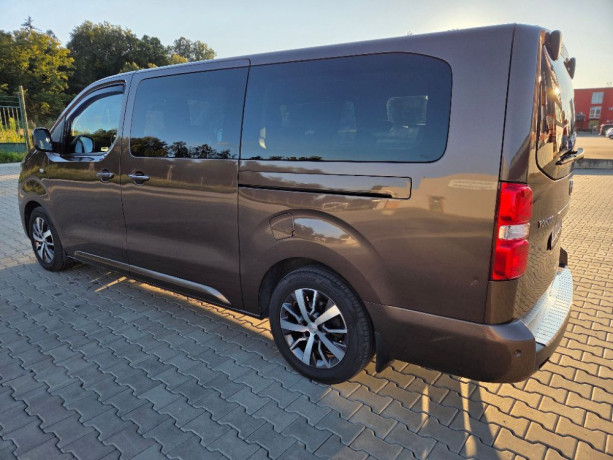 toyota-proace-verso-family-big-3