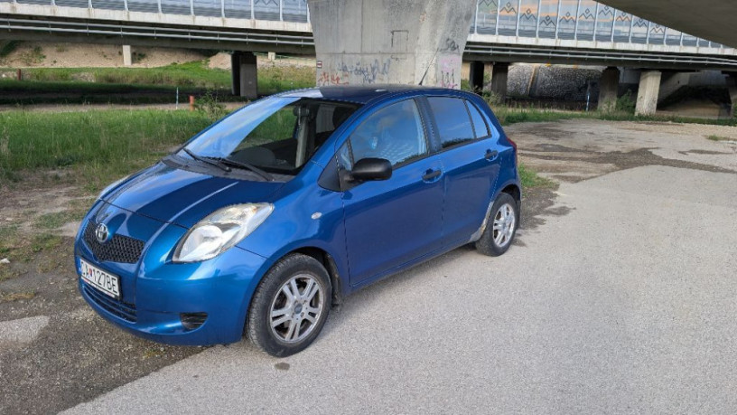 toyota-yaris-10-vvt-i-base-cool-51kw69hp-m5-big-1