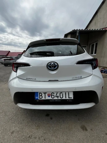 toyota-corolla-18-hatchback-big-3