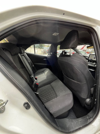 toyota-corolla-18-hatchback-big-1