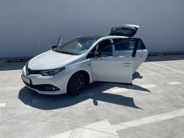 toyota-auris-18-i-vvt-i-hybridsd-selection-73kw99hp-a1-big-1
