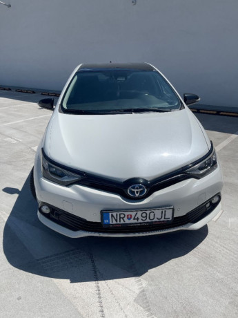 toyota-auris-18-i-vvt-i-hybridsd-selection-73kw99hp-a1-big-0