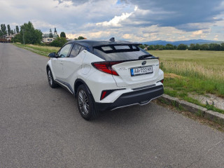 toyota-c-hr-18-hybrid-executive-e-cvt-72kw98hp-a1